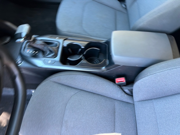 2025 Kia K4 LXS red center console and shifter VIN 3KPFT4DE7SE033635 Dallas TX