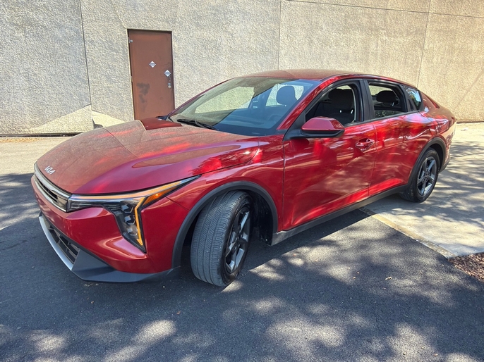 2025 Kia K4 LXS red front left corner VIN 3KPFT4DE7SE033635 Dallas TX