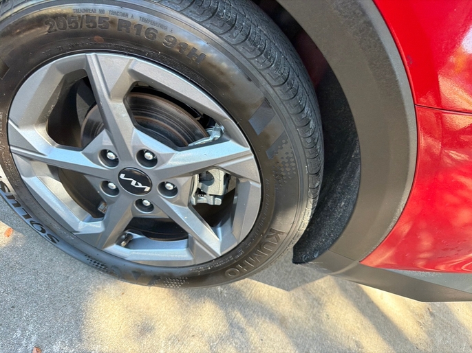 2025 Kia K4 LXS red 16-inch alloy wheel VIN 3KPFT4DE7SE033635 Dallas TX